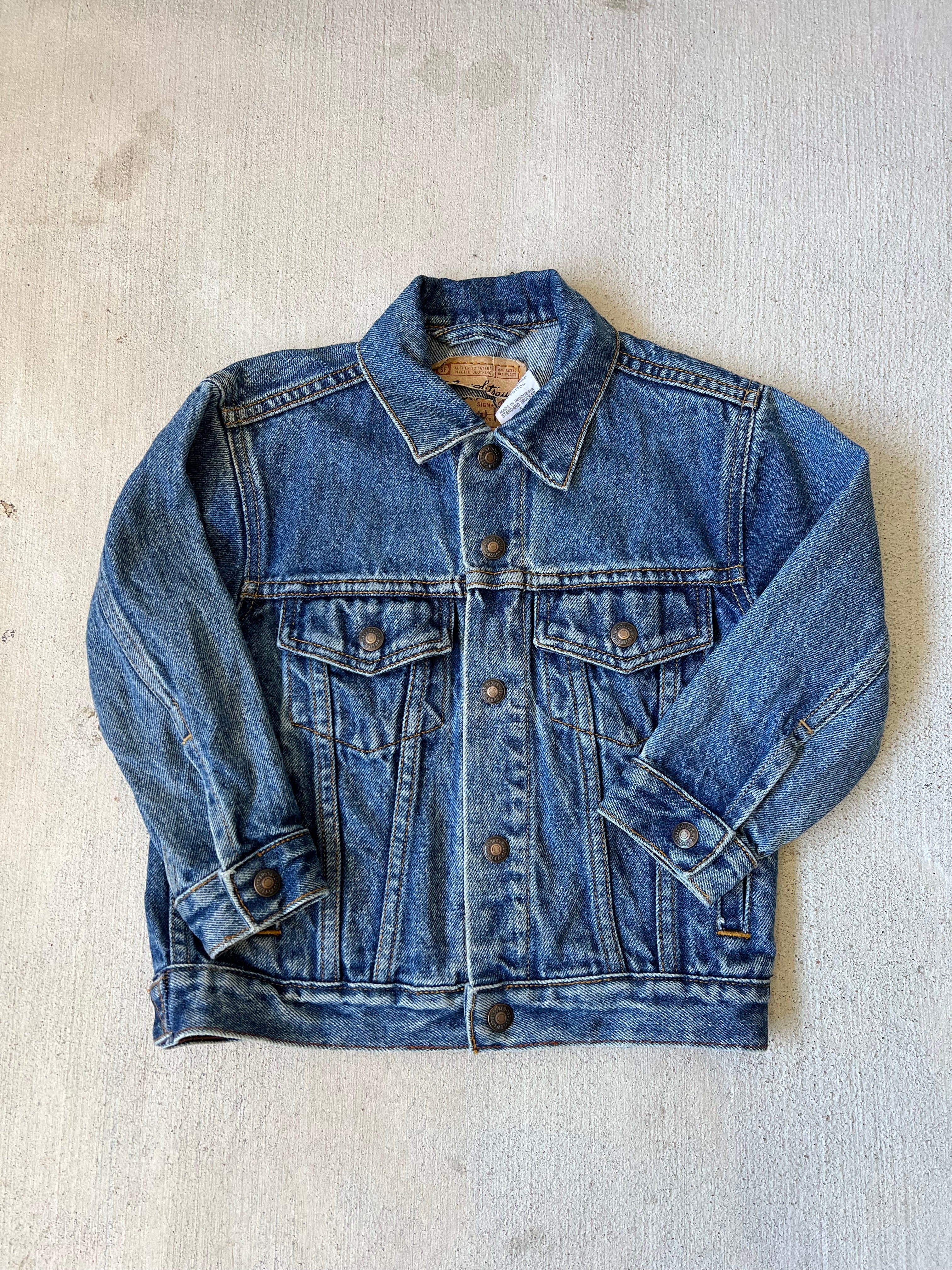 Levi Denim Jacket ( medium wash)