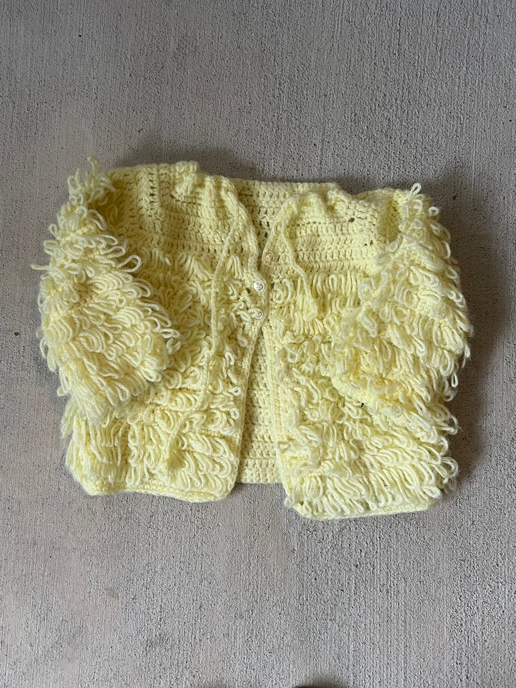 yellow fluffy sweater || (18/24m)