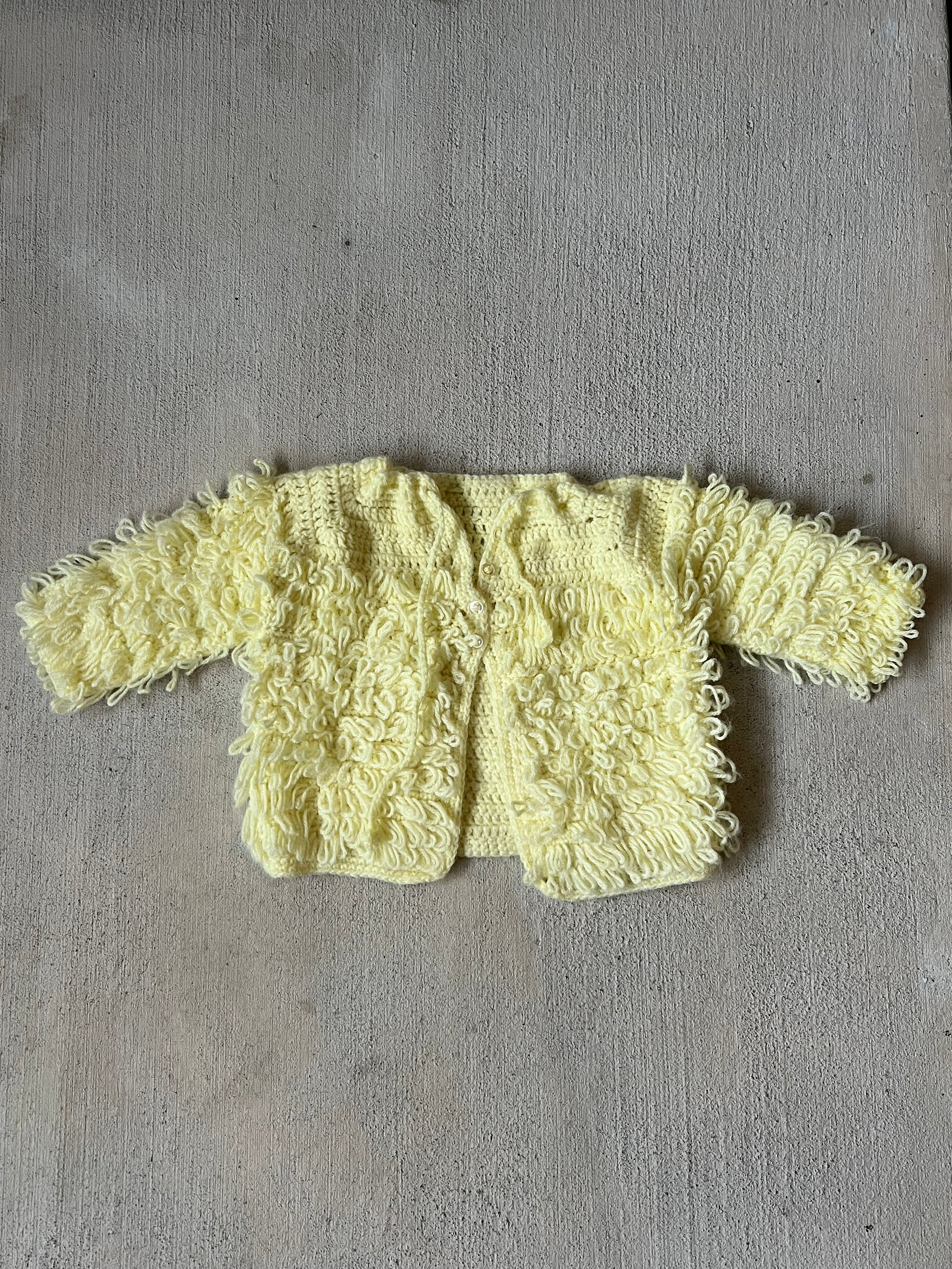 yellow fluffy sweater || (18/24m)