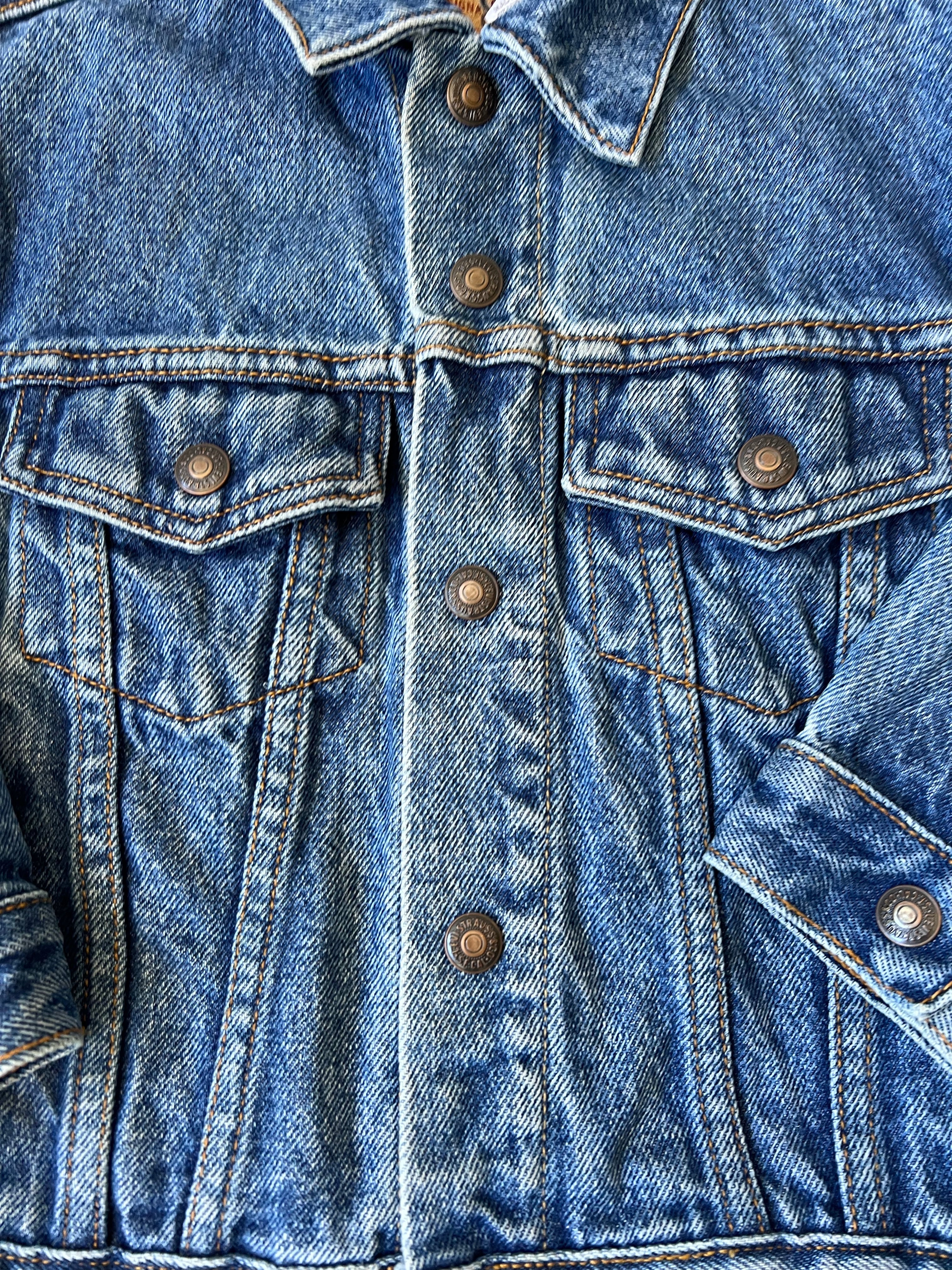 Levi Denim Jacket ( medium wash)