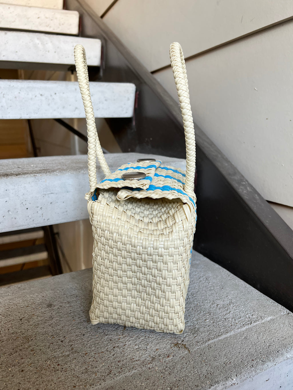 Straw stripe purse