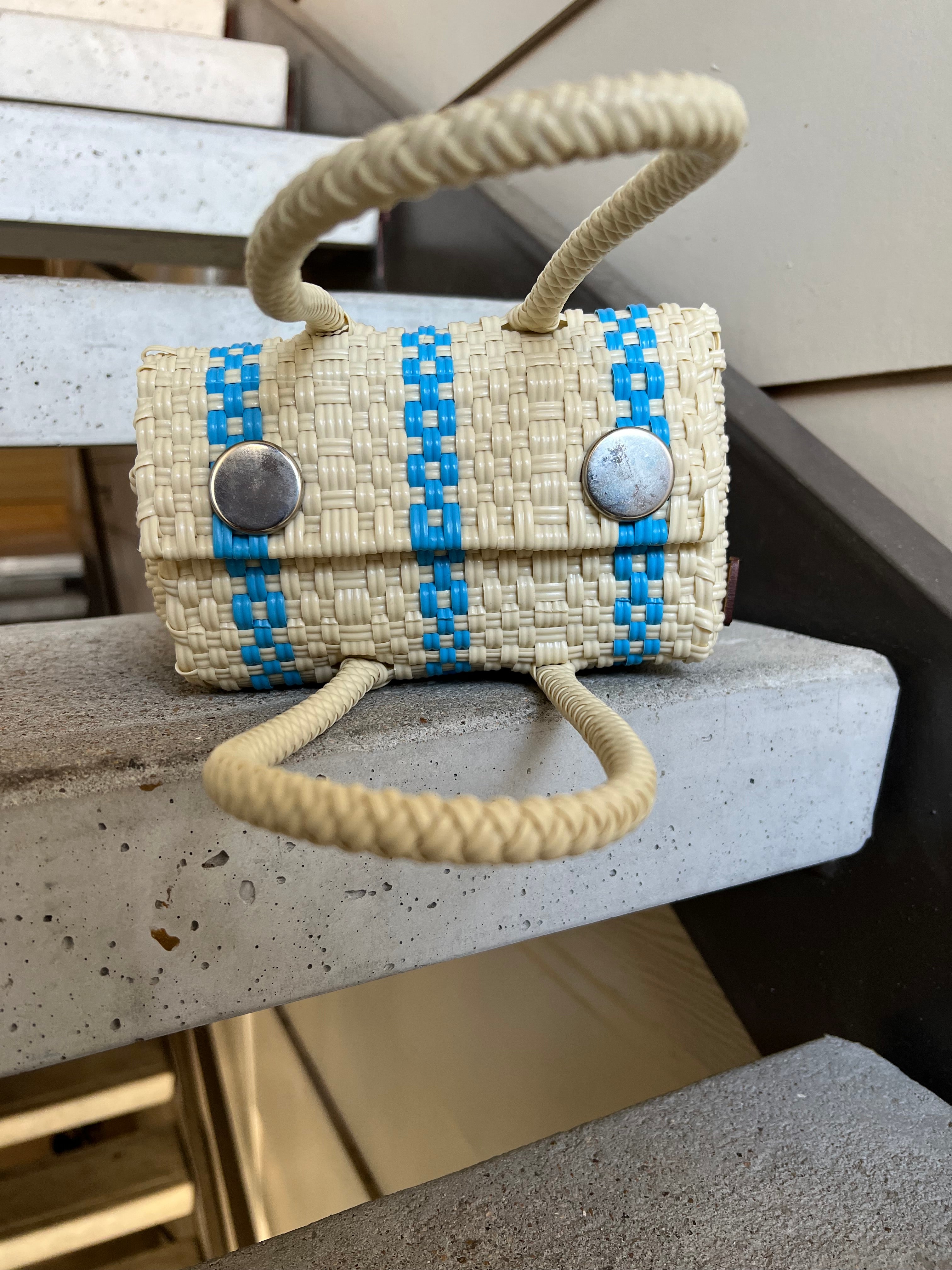 Straw stripe purse