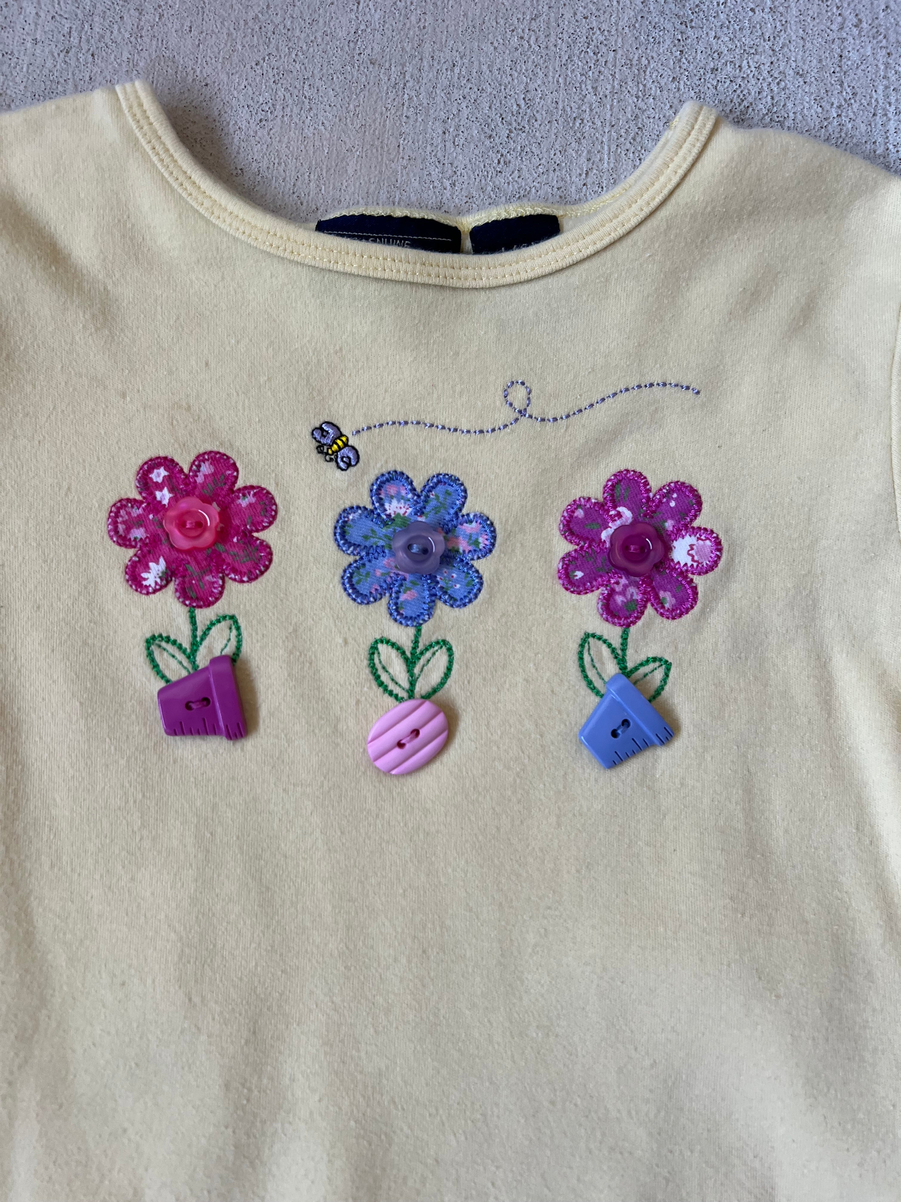 Flower button tee