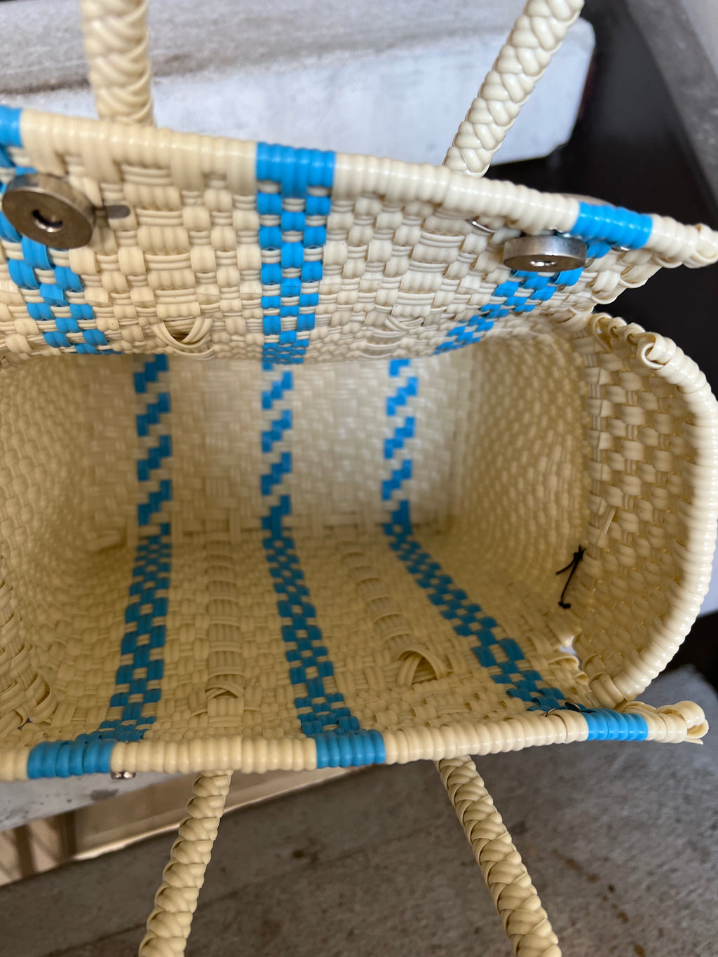 Straw stripe purse